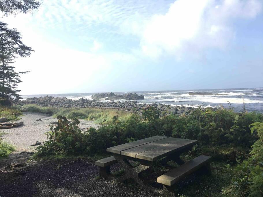 Forest Sweet Retreat Hot Tub & Wood Fired Sauna Ucluelet Luaran gambar