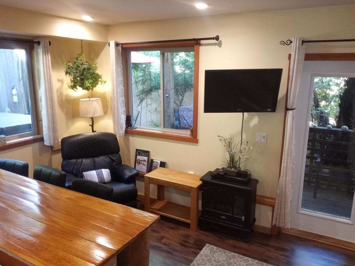 Forest Sweet Retreat Hot Tub & Wood Fired Sauna Ucluelet Luaran gambar