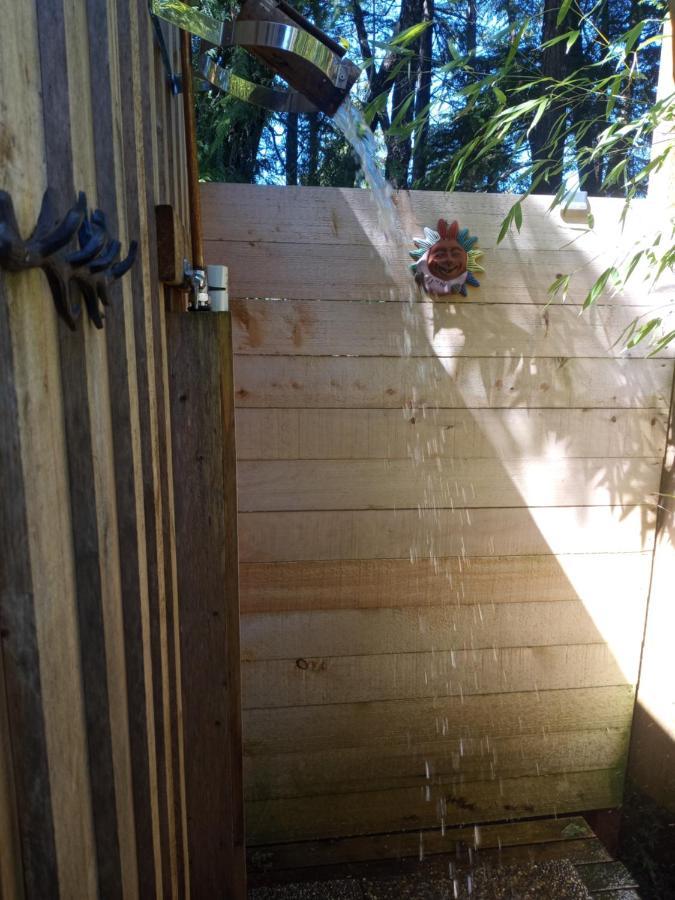 Forest Sweet Retreat Hot Tub & Wood Fired Sauna Ucluelet Luaran gambar