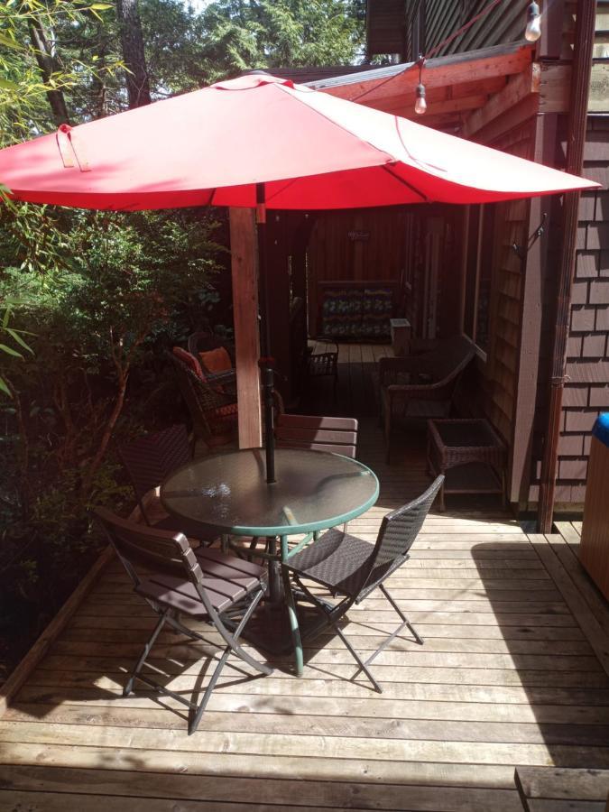 Forest Sweet Retreat Hot Tub & Wood Fired Sauna Ucluelet Luaran gambar