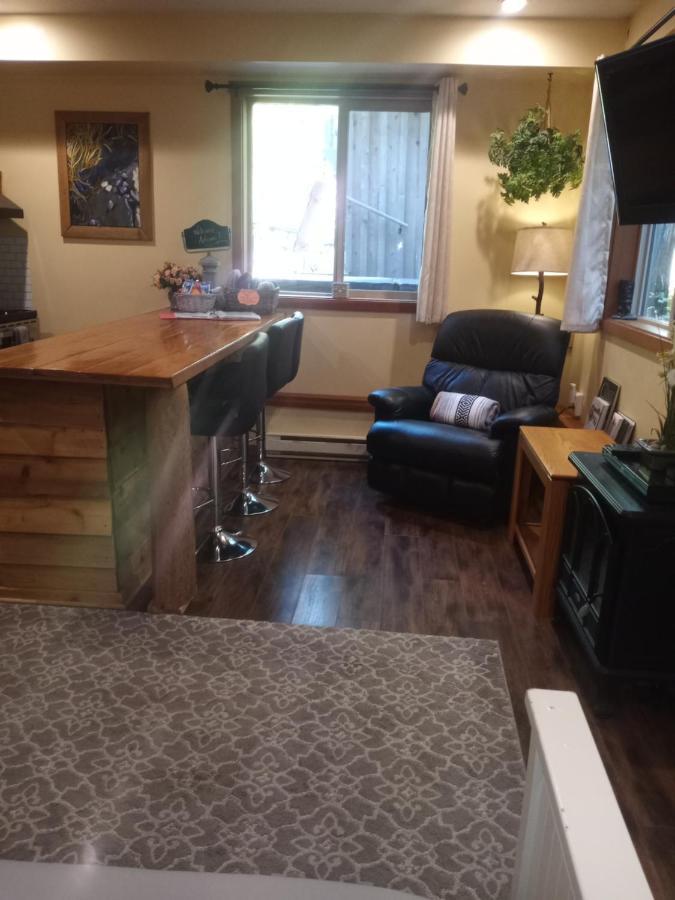 Forest Sweet Retreat Hot Tub & Wood Fired Sauna Ucluelet Luaran gambar