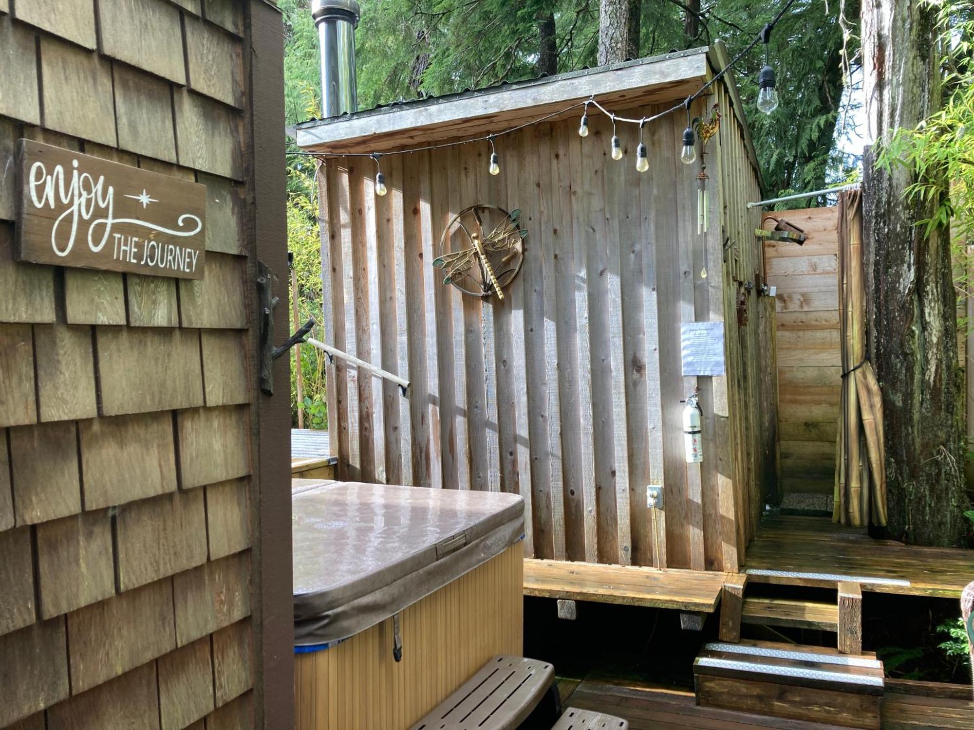 Forest Sweet Retreat Hot Tub & Wood Fired Sauna Ucluelet Luaran gambar