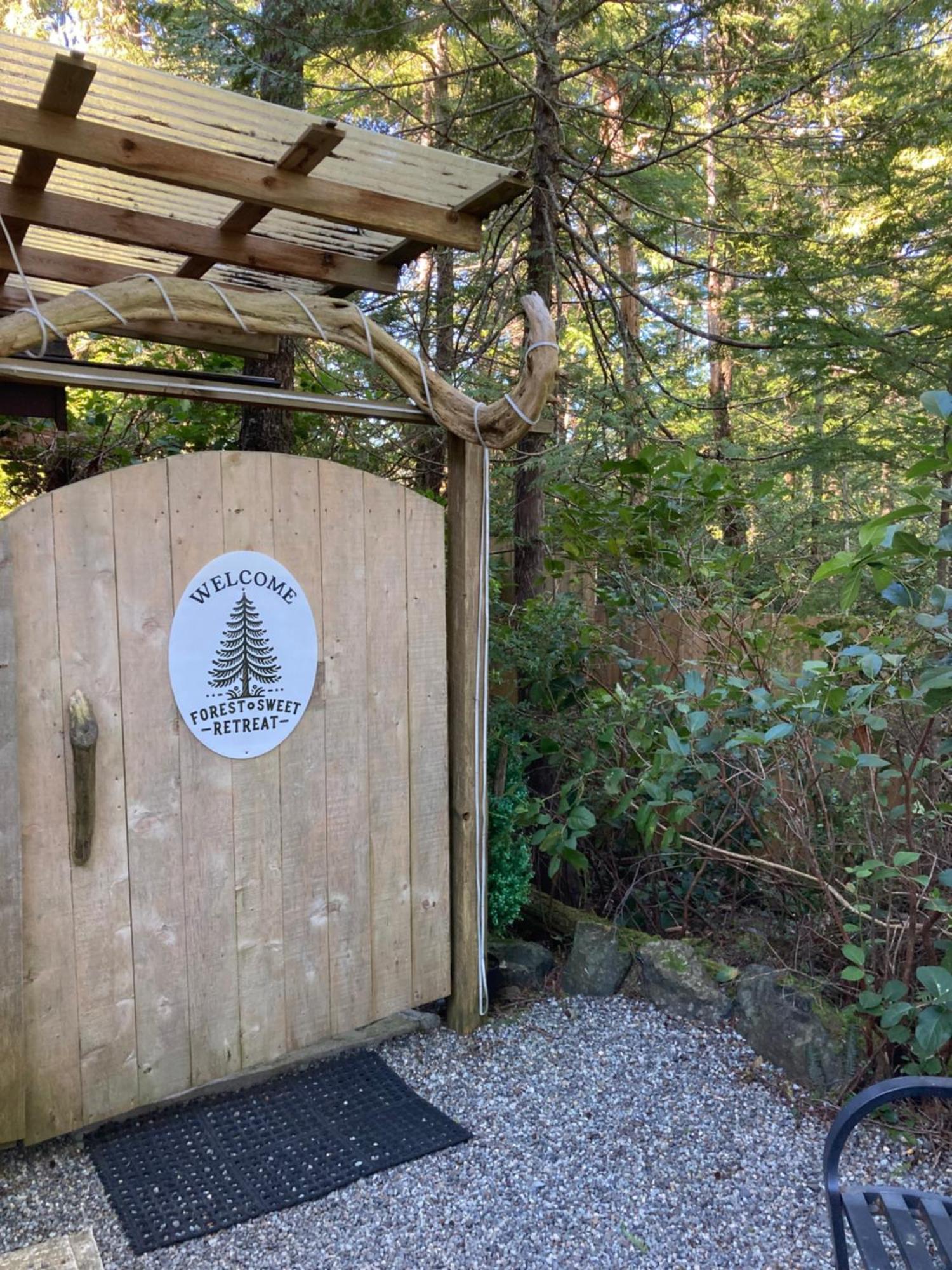 Forest Sweet Retreat Hot Tub & Wood Fired Sauna Ucluelet Luaran gambar